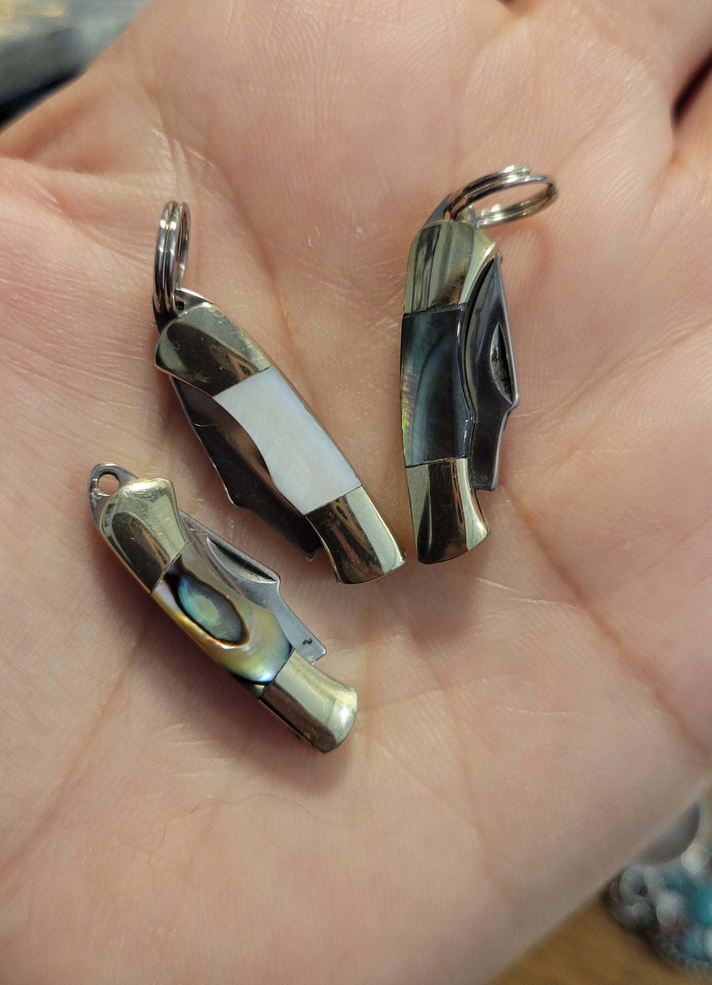 Mini Pocket Knife Choker (abalone shell)